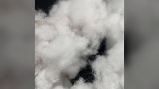 6. Fibra afrouxada macia ultrafina, fibra tratada com silicone de controle de temperatura PCM para roupas quentes