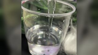 Fibra não tecida customizável de matéria têxtil da fibra absorvente super forte da retenção de água 9D×52mm