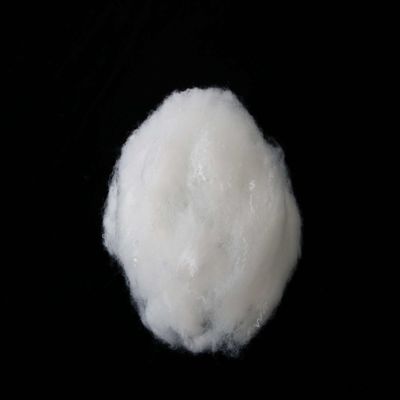 comprar Fibra retardante de fogo 15D reciclada Fibra branca de polipropileno reciclada para brinquedo de pelúcia fabricação em linha