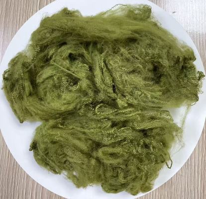 Bom preço. Recycled Polyester Staple Fiber with 255-265°C Melting Point in Bright Army Green and High Wrinkle Resistance on-line