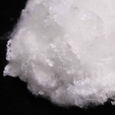Bom preço. Fibras sintéticas virgens de poliéster não siliconizadas de microfibras de 51 mm para enchimento on-line