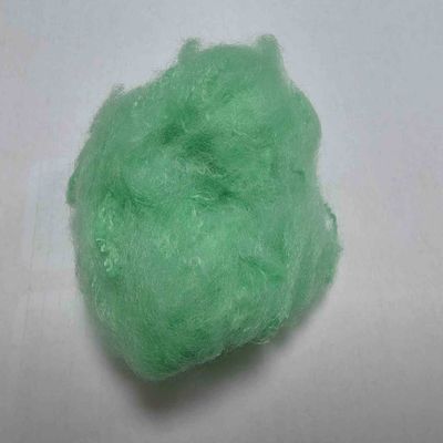 Bom preço. Fibra virgem 2.5D verde tingida com Dope Fibra reciclada PET Fibra de grapa de poliéster on-line