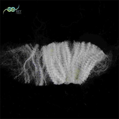 Fibras sintéticas de grapa recirculadas para preenchimento