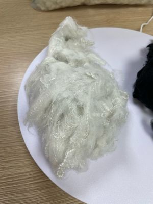 Bom preço. Fibra estriada de poliéster 0,7D × 32 mm, Ponto de fusão de 110-260 °C Fibra têxtil sintética on-line