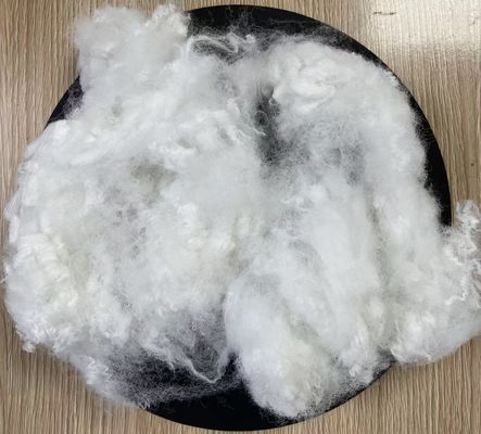 Bom preço. Fibra sintética de poliéster virgem 15D 64mm Branco Padrão GRS Certificado on-line