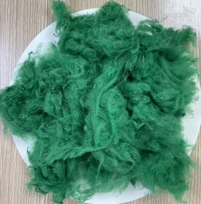 Bom preço. Fibra de poliéster reciclado 1.5D 38mm Verde Esmeralda on-line