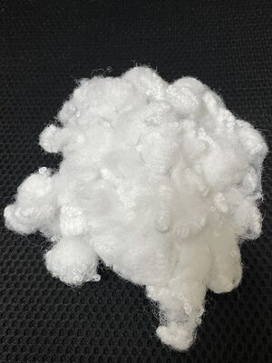 Fibra de estribo de poliéster de infravermelho distante de 6D × 60 mm com armazenamento de calor e propriedades de cuidados de saúde eficientes para têxteis domésticos