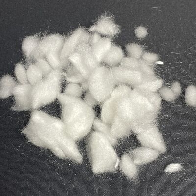 Para produtos sanitários Fibra de grapa super absorvente não tecida 9D*6mm, alta hidrofílica, rápida de água, fibra curta