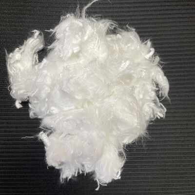 Bom preço. Fibra de poliéster fiada siliconizada ultrafina e fofa 0,7D*12MM, microfibra semelhante a penugem virgem para enchimento de cama e forro de vestuário on-line